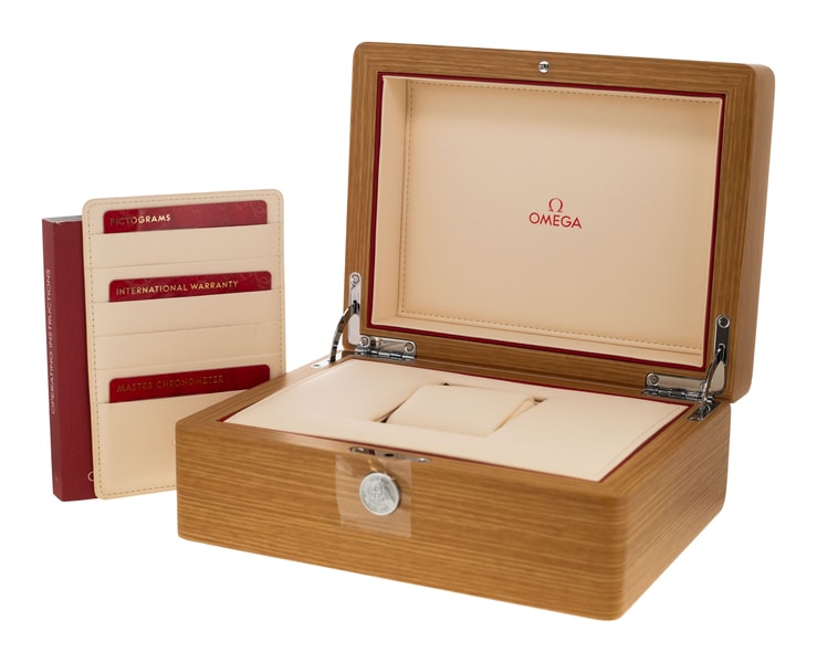 Omega Speedmaster Moonphase 304.33.44.52.03.001